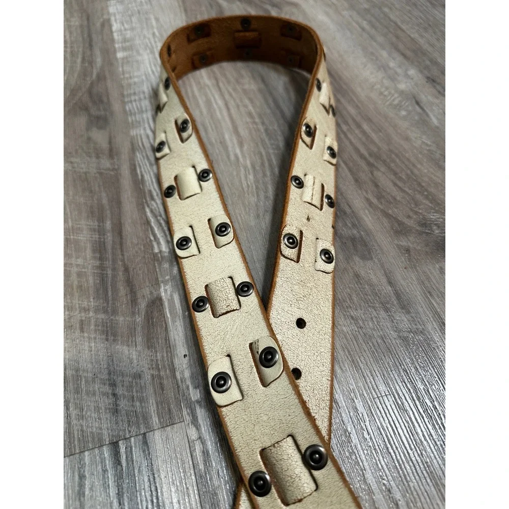 Fossil Mens Ivory Distressed Cracked Leather Studded Belt Size 34